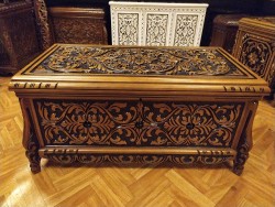 Maraş Çeyiz Sandığı ve Sehpa (silme boya) - 1